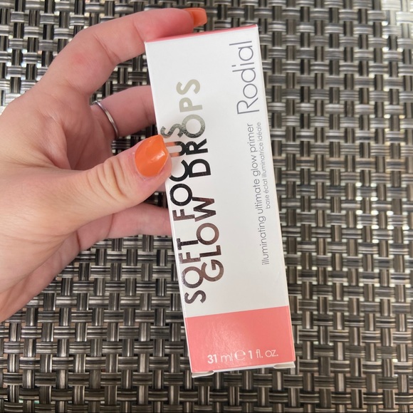 Rodial soft focus glow booster drops - Picture 4 of 4